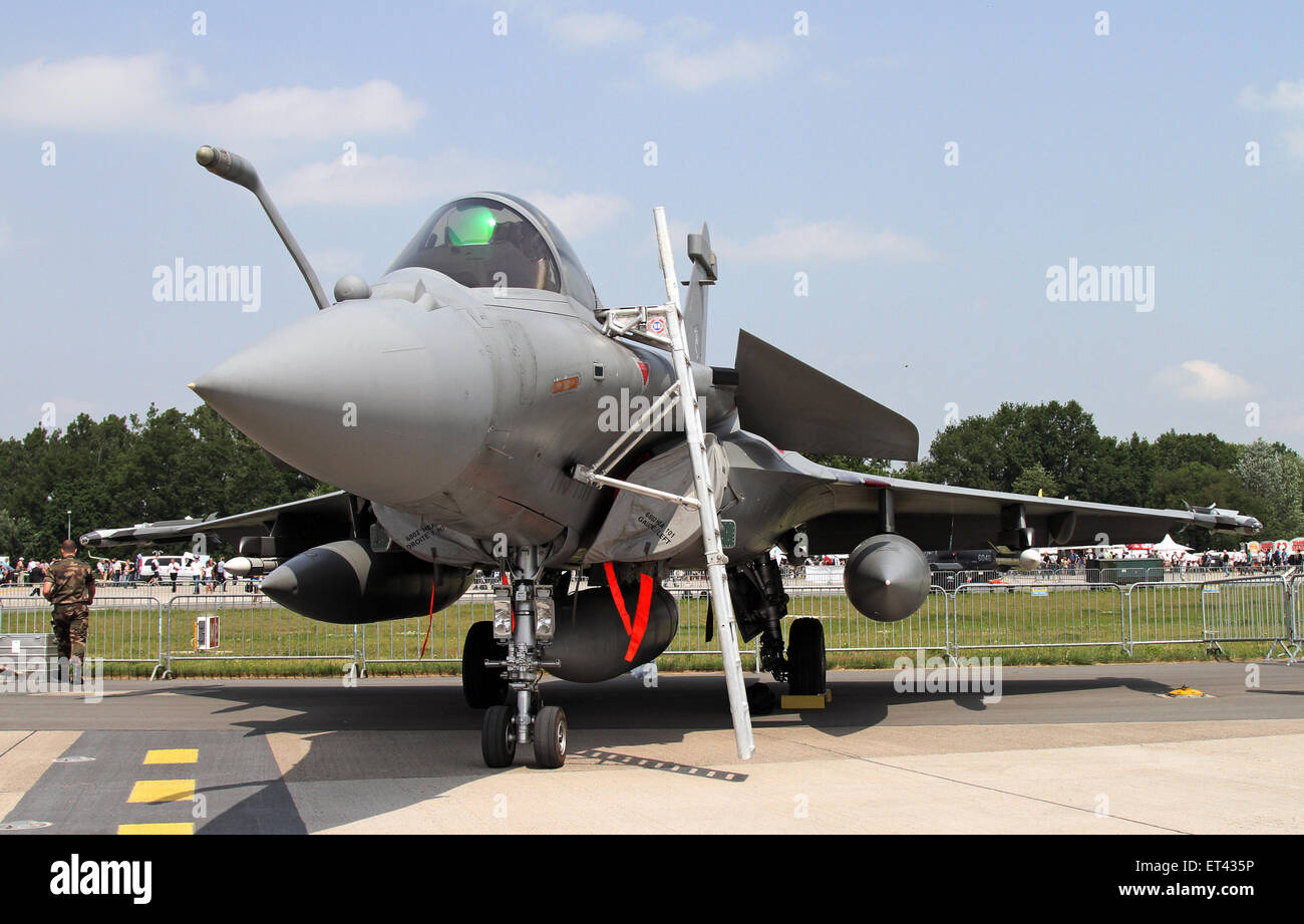Schoenefeld, Germania, degli aerei da caccia Dassault Rafale della francese Air Force Foto Stock