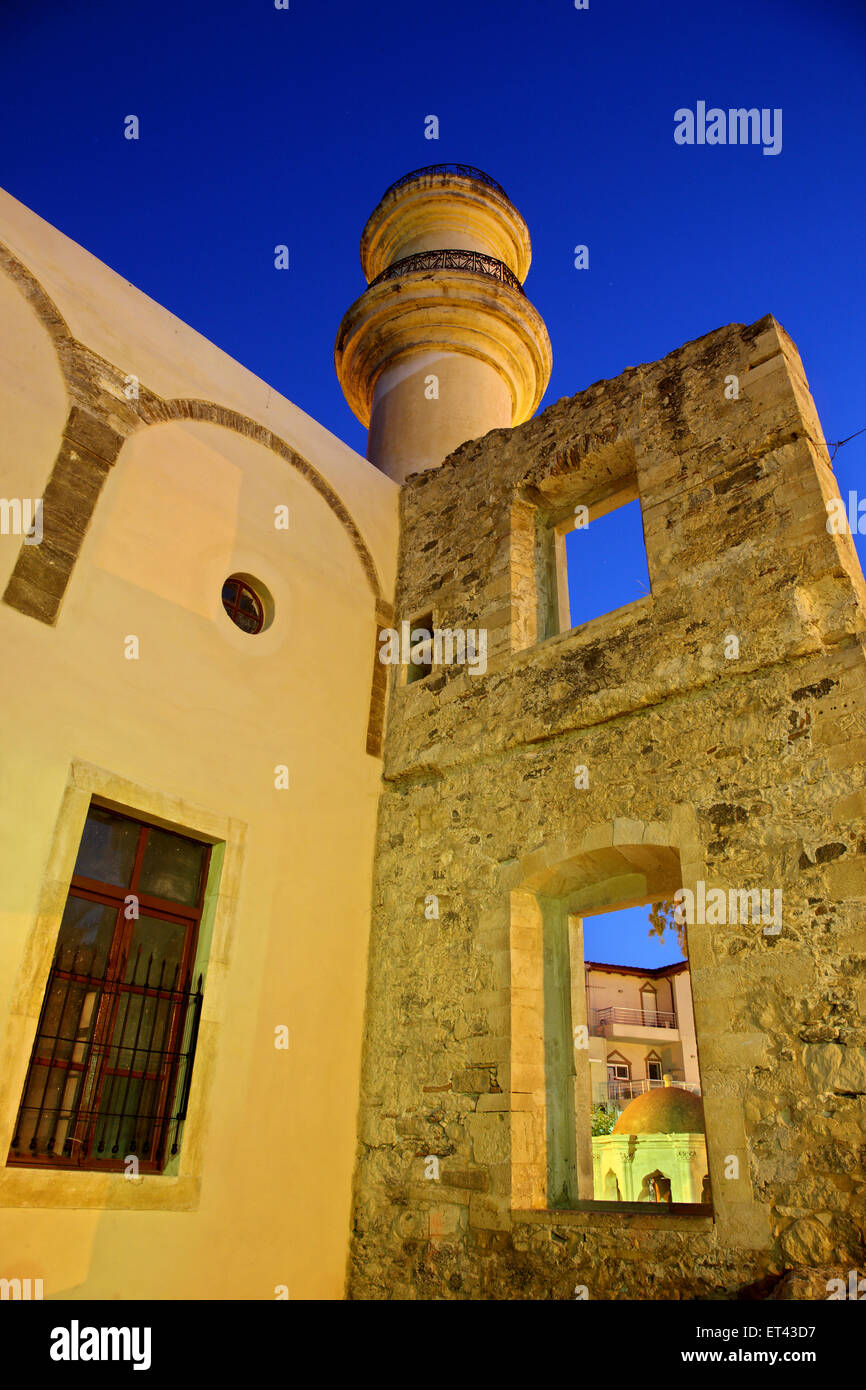 La moschea nel vecchio quartiere ("Kato Mera') di Ierapetra town, Lassithi, Creta, Grecia Foto Stock