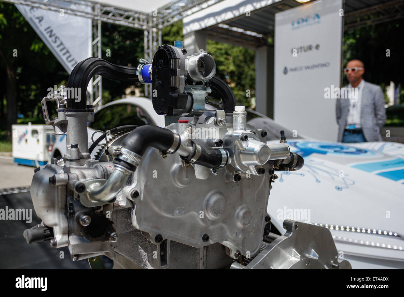 Torino, Italia. 11 Giugno, 2015. Prima edizione per 'Parco Valentino - Hall & Grand Prix' dove l'auto nuovamente la stella lungo l antica via del leggendario Grand Prix Valentino che durò dal 1935 al 1955. Esposti auto ammiraglia di 25 Costruttori Credito: Elena Aquila/Pacific premere /Alamy Live News Foto Stock