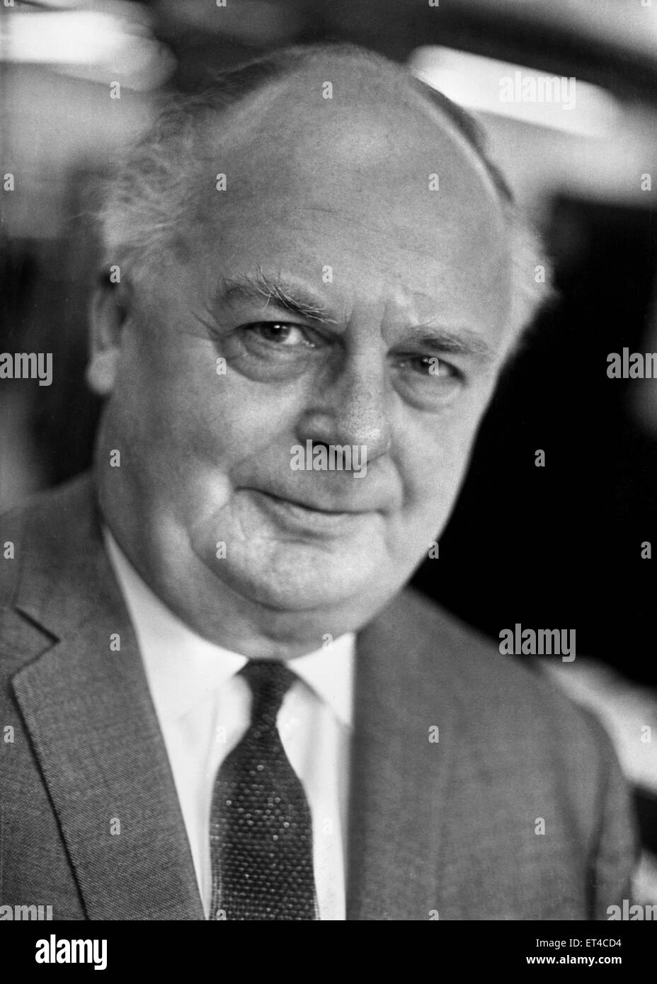 Liverpool Echo scrittore George Harrison che ha seguito i Beatles in tour. Novembre 1969. Foto Stock Liverpool Echo scrittore George Harrison che ha seguito i Beatles in tour. Novembre 1969. Foto Stock