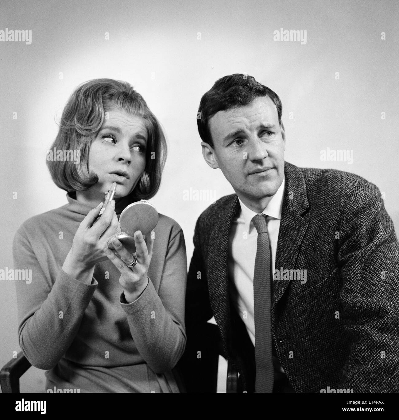 Stelle del matrimonio linee, BBC TV serie di commedia che prende un allegro guardare sposi novelli. Prunella scala come Kate Starling & Richard rovi come George Starling. Il 25 settembre 1964. Foto Stock