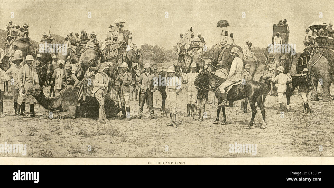 Soldati britannici, elefanti, cavalli, cammelli, linee di accampamento, India, ribellione indiana, Mutiny views, Sepoy Mutiny, vecchio quadro d'epoca 1800s Foto Stock