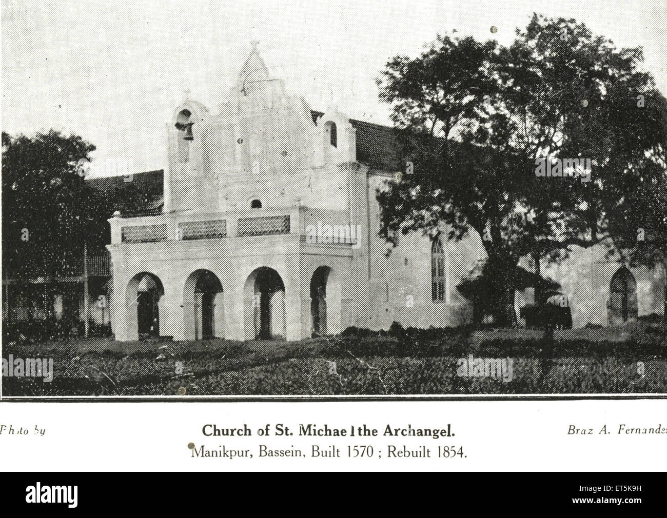 La comunità cattolica Chiesa di San Michele Arcangelo ; Manikpur ; Bessein costruito 1570 ricostruito 1854 ; Vasai ; Maharashtra ; India Foto Stock
