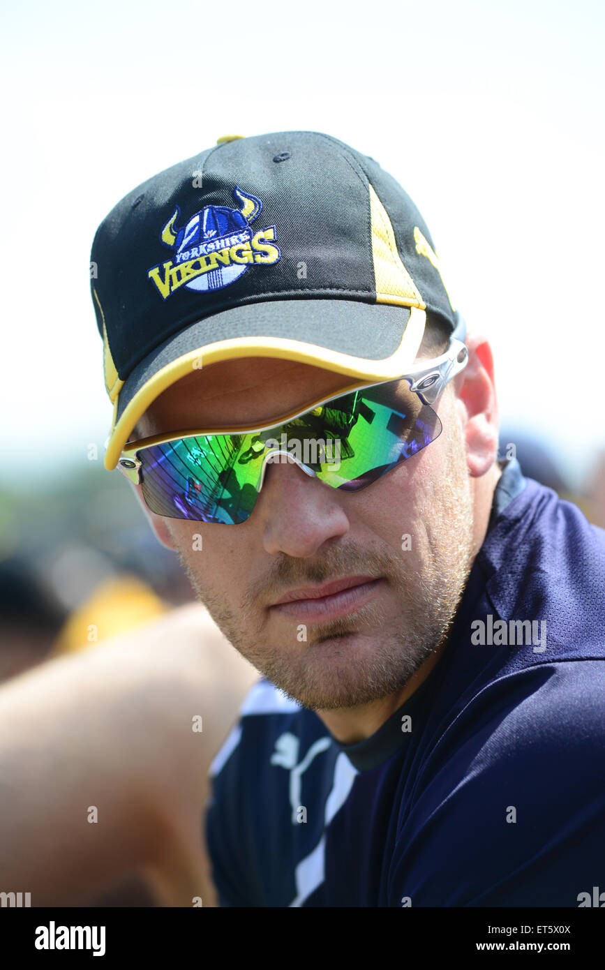Australian cricketer Aaron finch la riproduzione per i vichinghi dello Yorkshire. Immagine: Scott Bairstow/Alamy Foto Stock