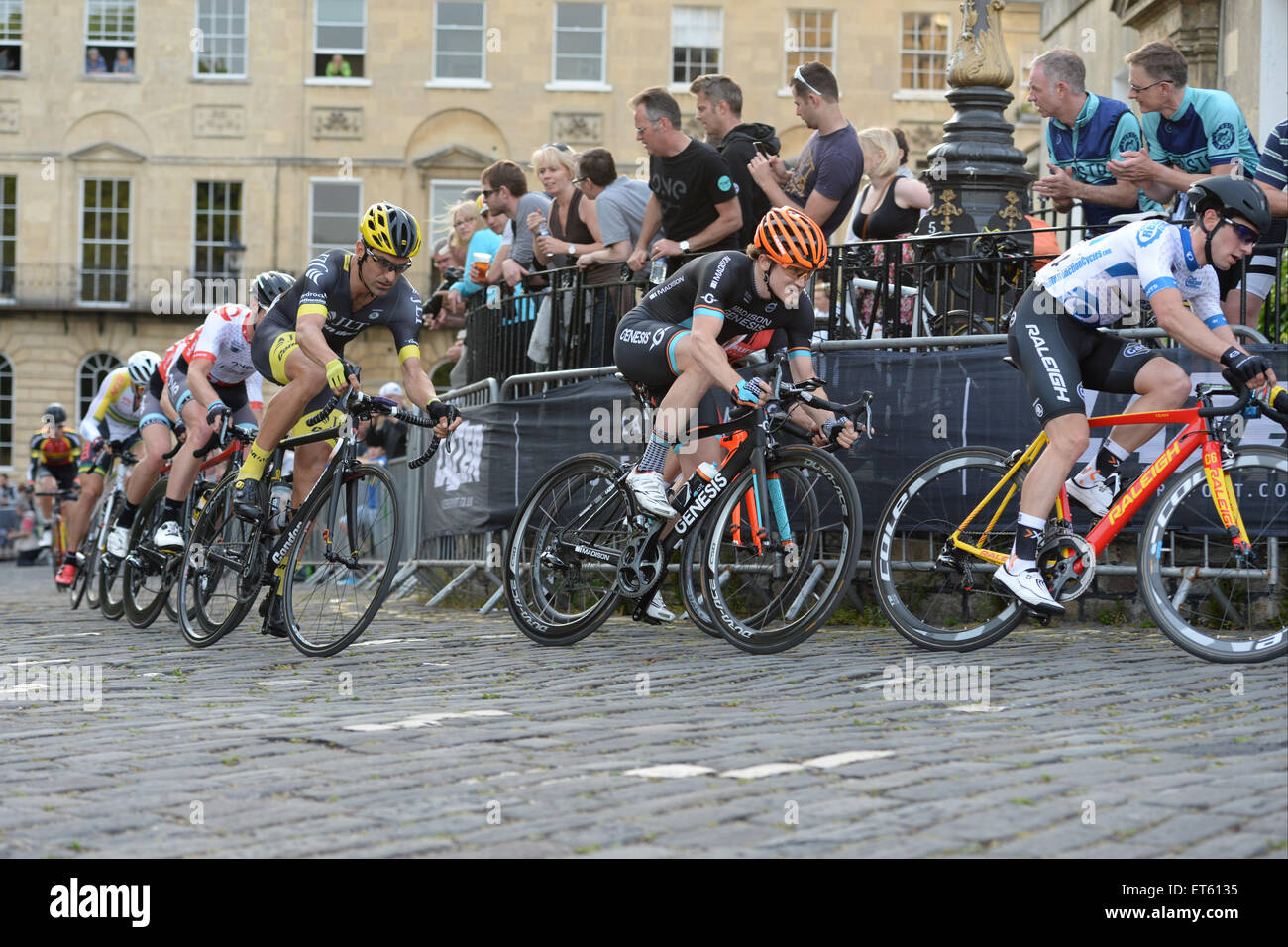 Bath, Regno Unito. 11 Giugno, 2015. I ciclisti competere nel Pearl Izumi Tour serie in bagno su 11 6 2015. Credito: Andrew Torba/Alamy Live News Foto Stock