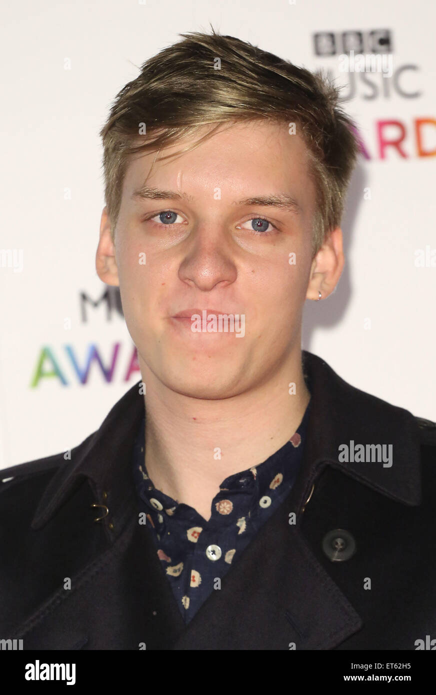 La BBC Music Awards 2014 tenutasi a Earls Court - Arrivi con: George Esdra dove: Londra, Regno Unito quando: 11 Dic 2014 Credit: Lia Toby/WENN.com Foto Stock