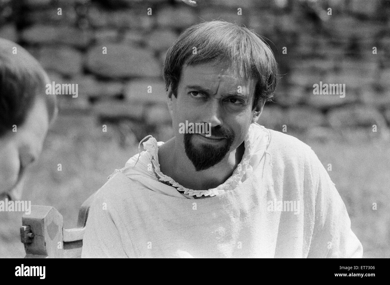 Robin di Sherwood, programma HTV starring Nickolas grazia come lo sceriffo di Nottingham, Robert de Rainault. Nella foto sul set in 'Sherwood foresta'. Il 6 agosto 1983. Foto Stock