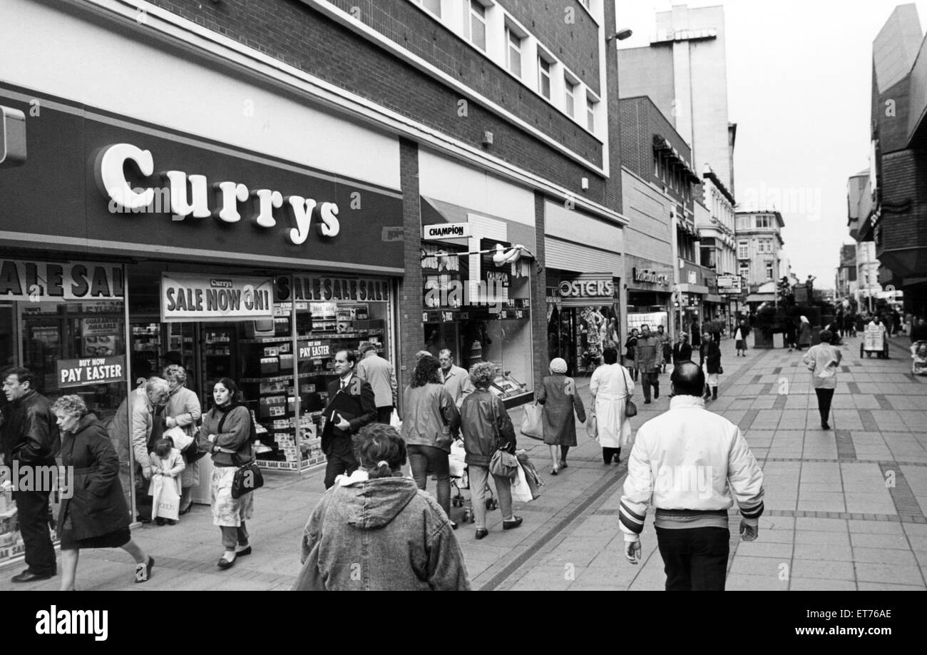 Negozi su Linthorpe Road, Middlesbrough, 12 gennaio 1988. Foto Stock