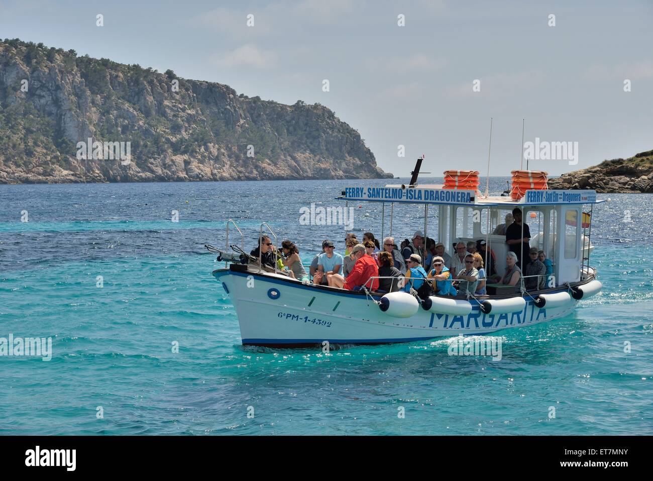 Barca per gite fuori il drago isola Sa Dragonera, Maiorca, isole Baleari, Spagna Foto Stock