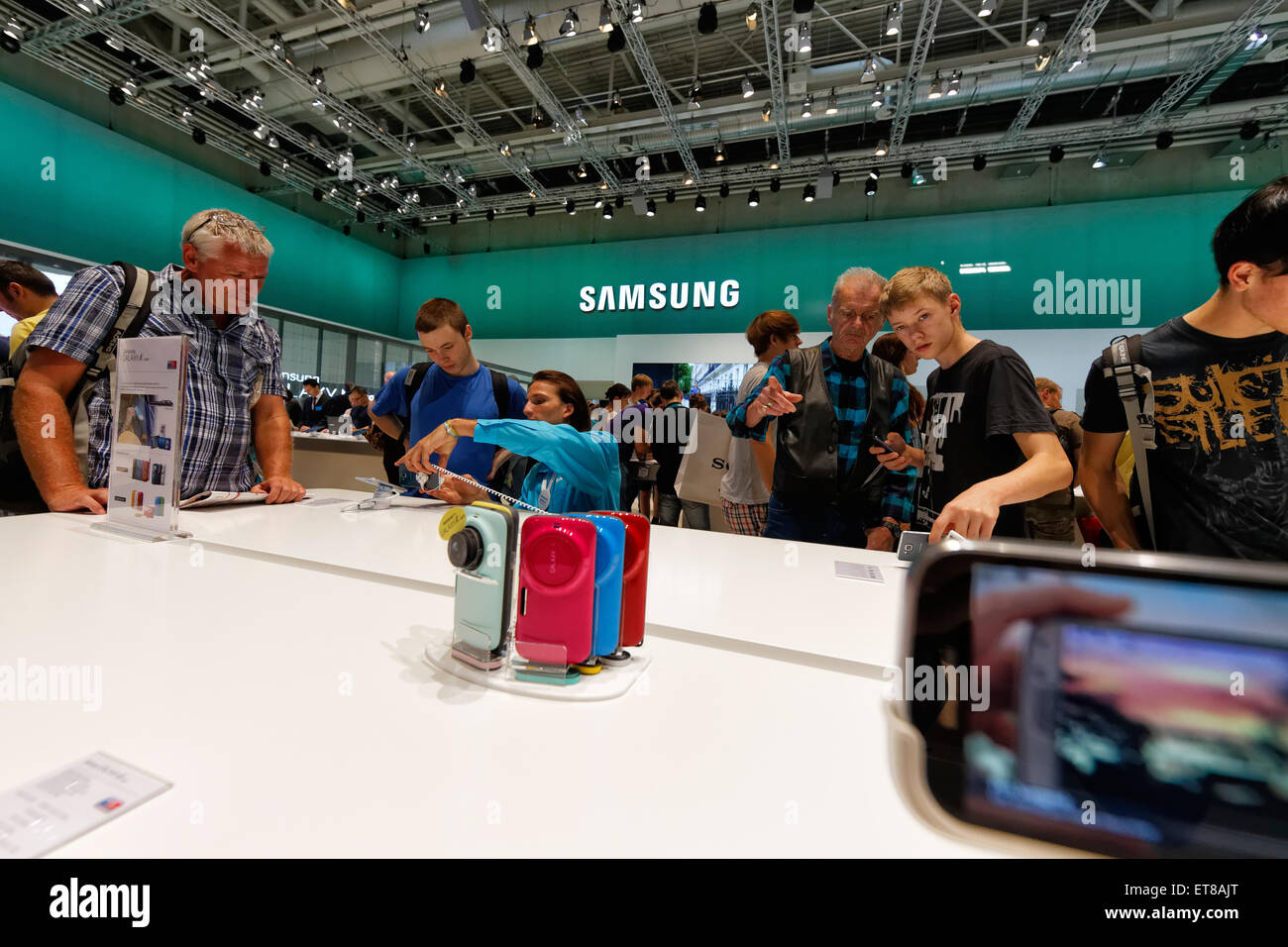 Berlino, Germania, presso lo stand di Sony a IFA 2014 Foto Stock