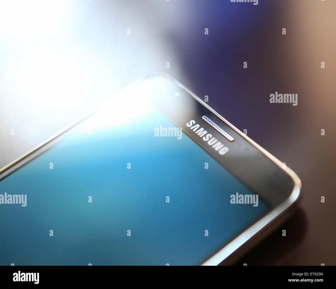 Chiudere su un samsung galaxy nota android con lucentezza e dept di feild foto macro Foto Stock