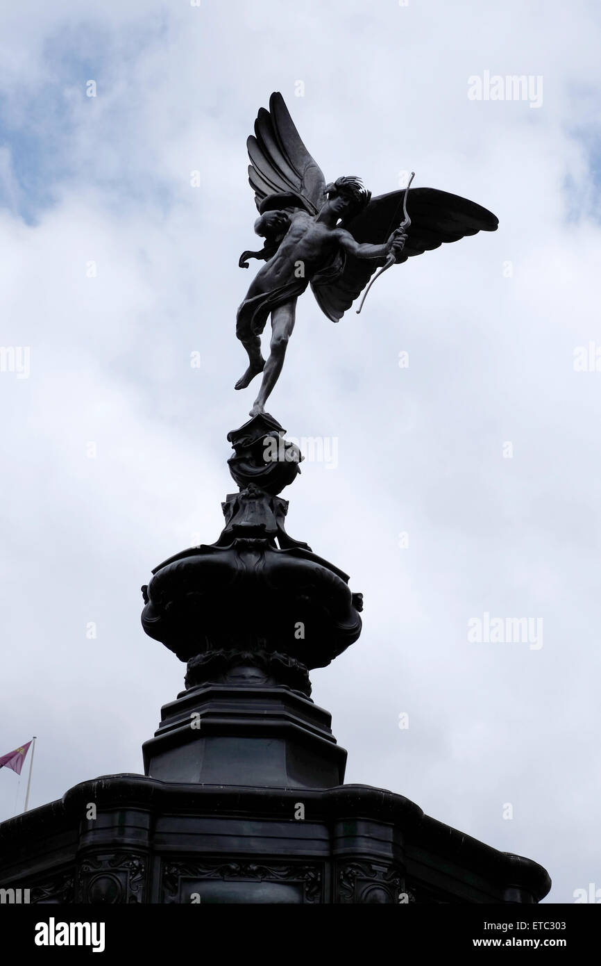 Statua di Eros sulla parte superiore della struttura Shaftesbury memorial fountain Foto Stock