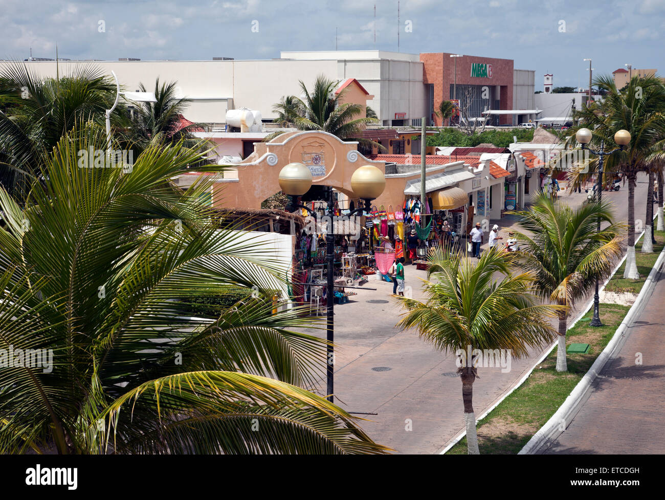 Cozumel, Messico: Vista di San Miguel zona fronte mare, vicino al terminal delle navi da crociera. Foto Stock