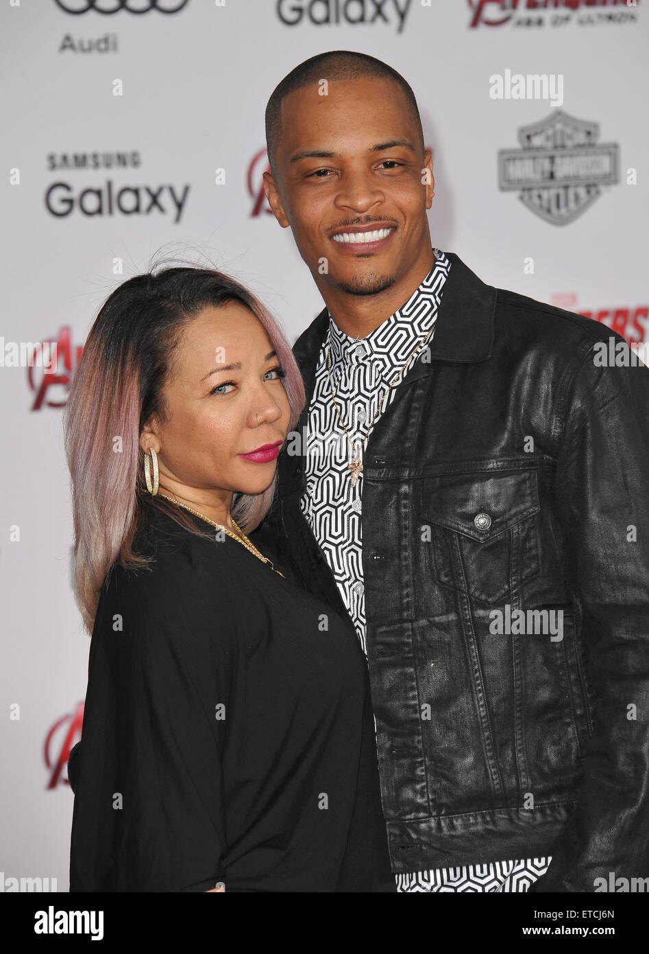 LOS ANGELES, CA - 13 Aprile 2015: dell'artista hip-hop T.I. E mia moglie Tameka 'Tiny' Cottle-Harris presso la prima mondiale di "vendicatori: Età di Ultron" presso il Teatro di Dolby, Hollywood. Foto Stock