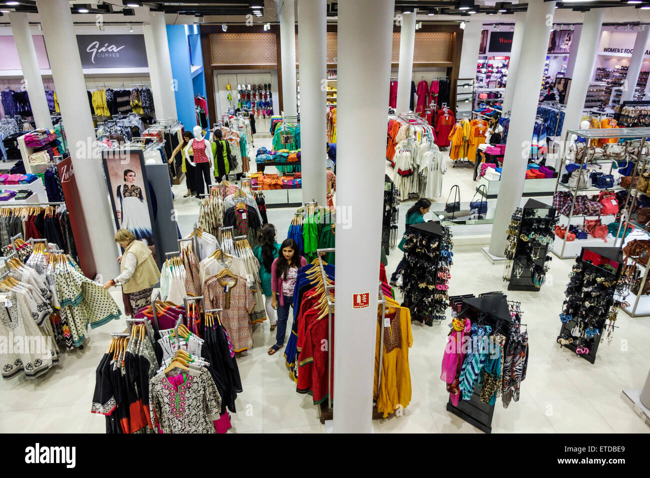 Mumbai India, Fort Mumbai, Mantralaya, Mahatma Gandhi Road, Westside, grandi magazzini, interni, shopping shopper negozi negozi mercati di mercato Foto Stock