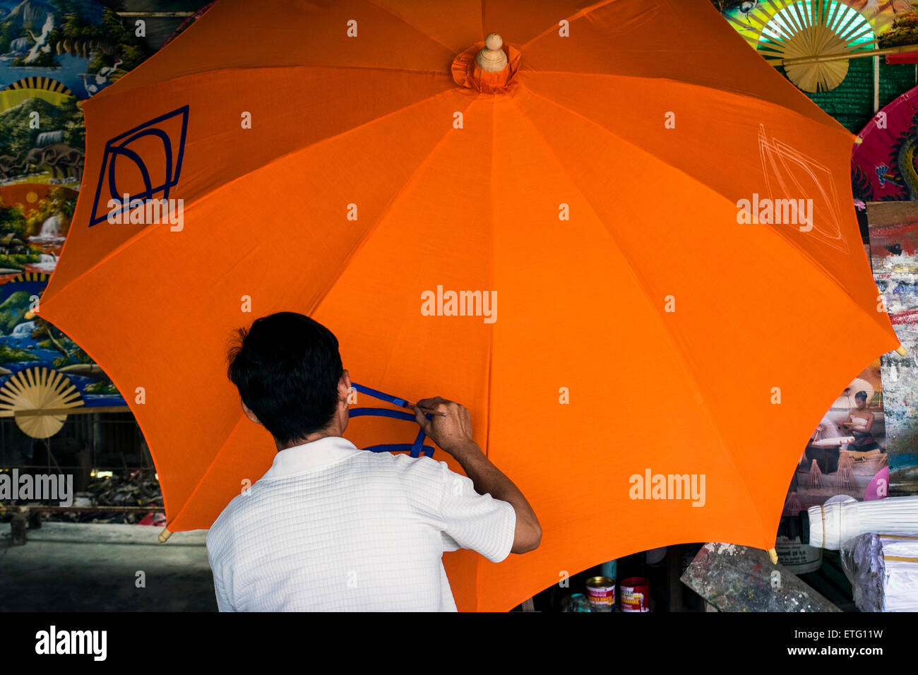 Asia. Thailandia Chiang Mai. Bo Sang village. Ombrelloni fabbricazione. Foto Stock Asia. Thailandia Chiang Mai. Bo Sang village. Ombrelloni fabbricazione. Foto Stock