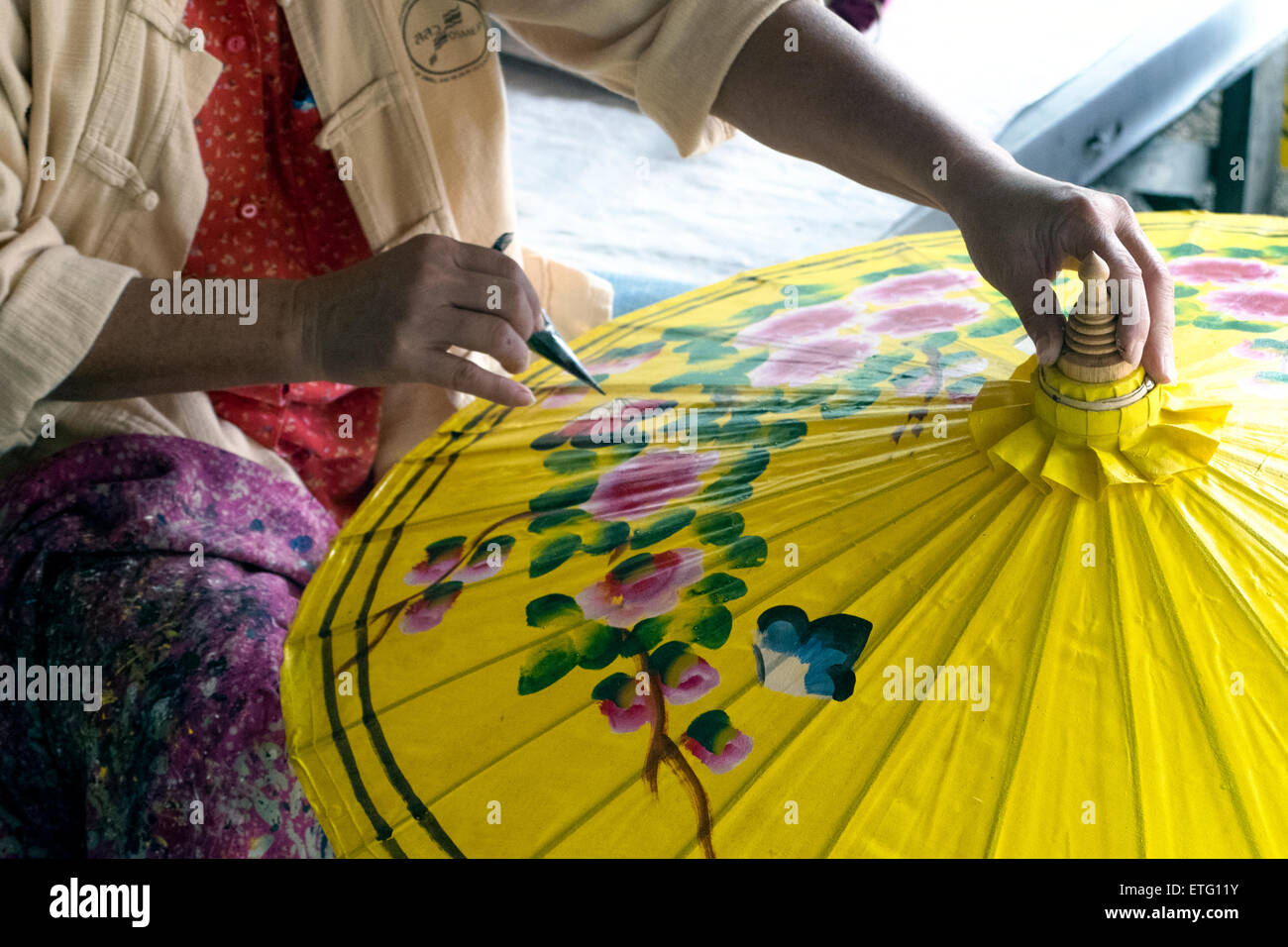 Asia. Thailandia Chiang Mai. Bo Sang village. Ombrelloni fabbricazione. Foto Stock Asia. Thailandia Chiang Mai. Bo Sang village. Ombrelloni fabbricazione. Foto Stock