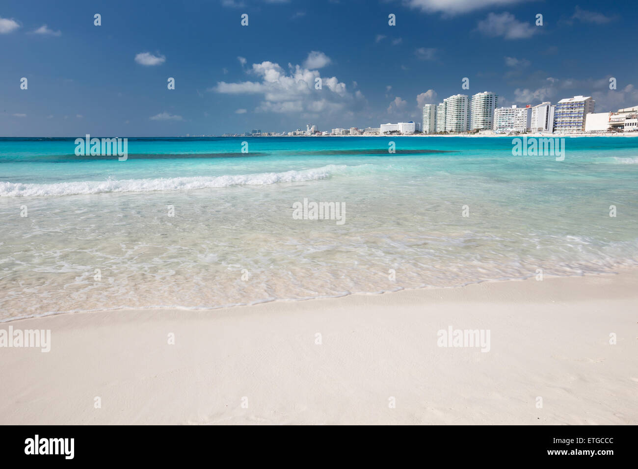 Caraibi spiaggia sabbiosa con acqua turchese Foto Stock