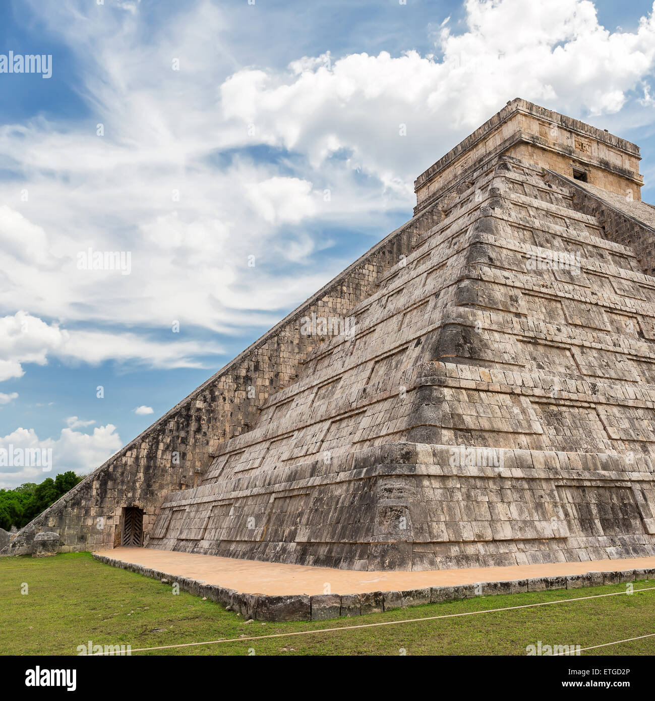 El Castillo (Kukulkan tempio) di Chichen Itza, piramide Maya nello Yucatan, Messico Foto Stock