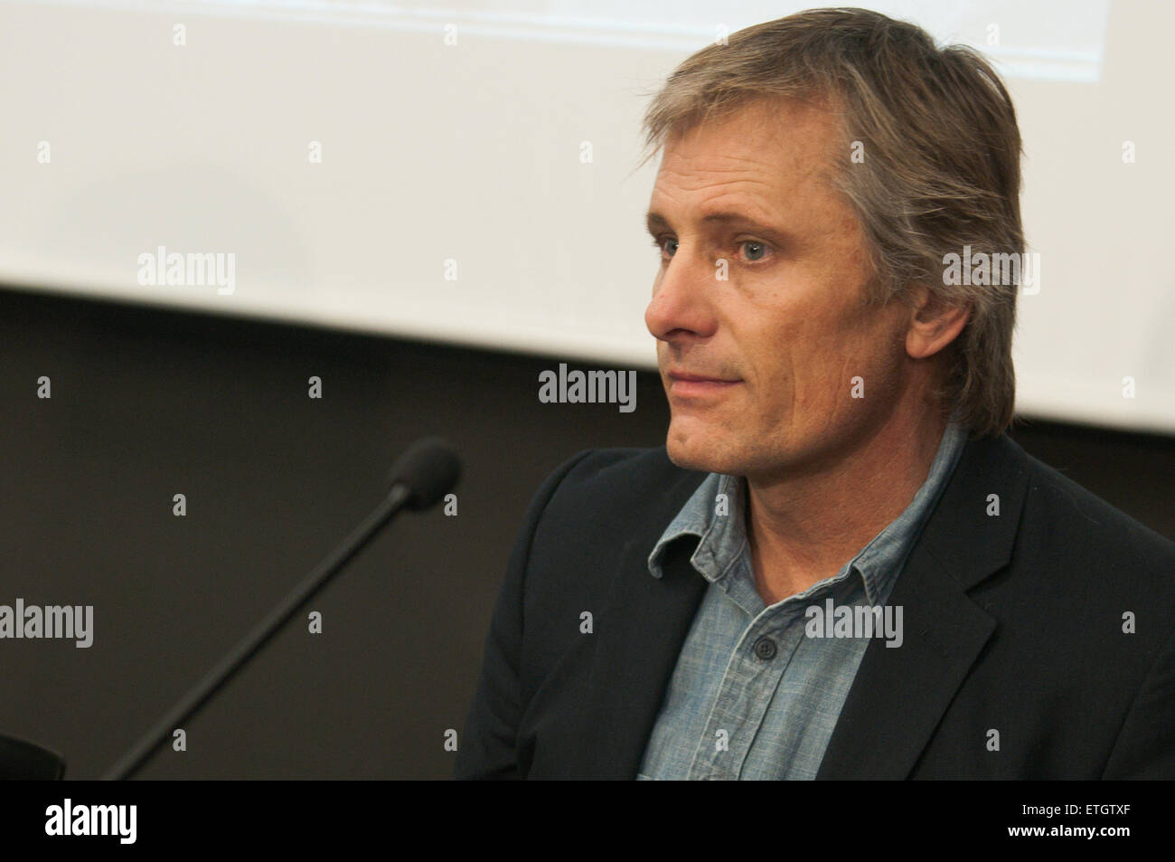 Viggo Mortensen assiste la presentazione del libro "ons della foresta" di Barcellona. Il libro di Bossert e Villar, che raccoglie una collezione del lavoro fotografico di tedesco etnografo Max Schmidt circa il sud indiani americani, è stato pubblicato da Mortensen dotate: Viggo Mortensen dove: Barcellona, Spagna Quando: 19 Feb 2015 Credit: David R.Rico/WENN.com Foto Stock