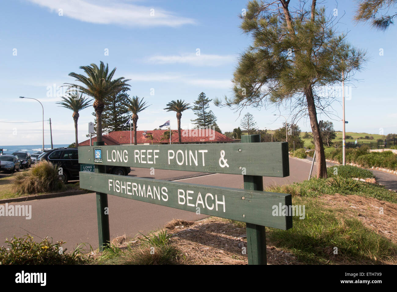 Lungo il punto della barriera corallina e di pescatori sulla spiaggia di Sydney spiagge settentrionali, Nuovo Galles del Sud, Australia Foto Stock