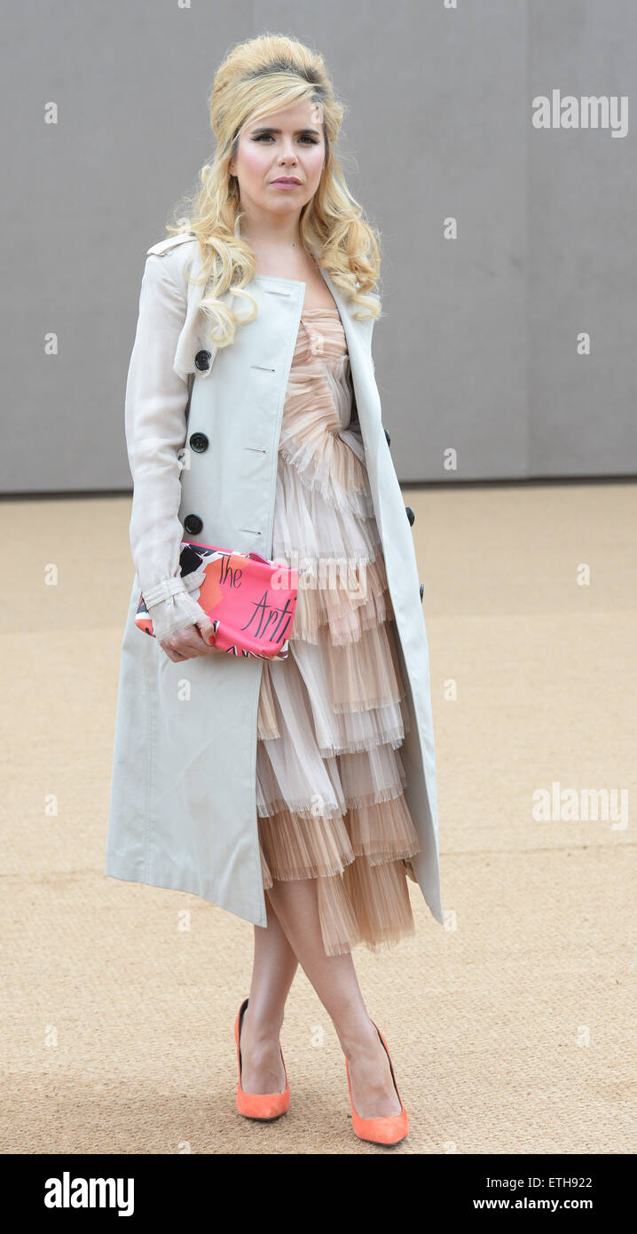 La London Fashion Week Autunno/Inverno 2015 - Burberry Prorsum - all'esterno degli arrivi con: Paloma fede dove: Londra, Regno Unito quando: 23 Feb 2015 Credit: WENN.com Foto Stock