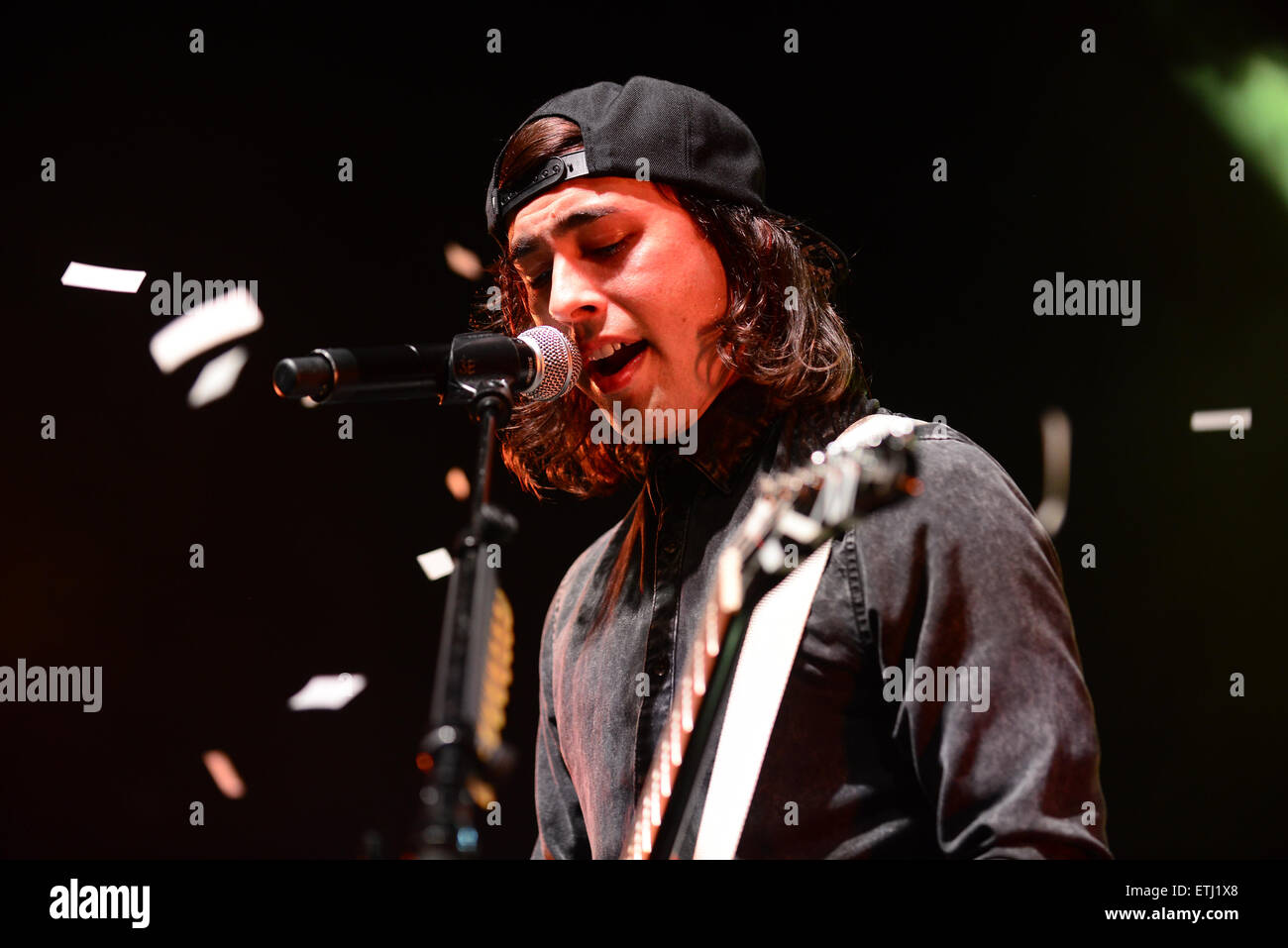 Forare il velo performing live in concerto durante il loro "PTV & SWS World Tour' dotate di: Vic Fuentes di squarciare il velo dove: Miami Beach, Florida, Stati Uniti quando: 25 Feb 2015 Credit: Johnny Louis/WENN.com Foto Stock