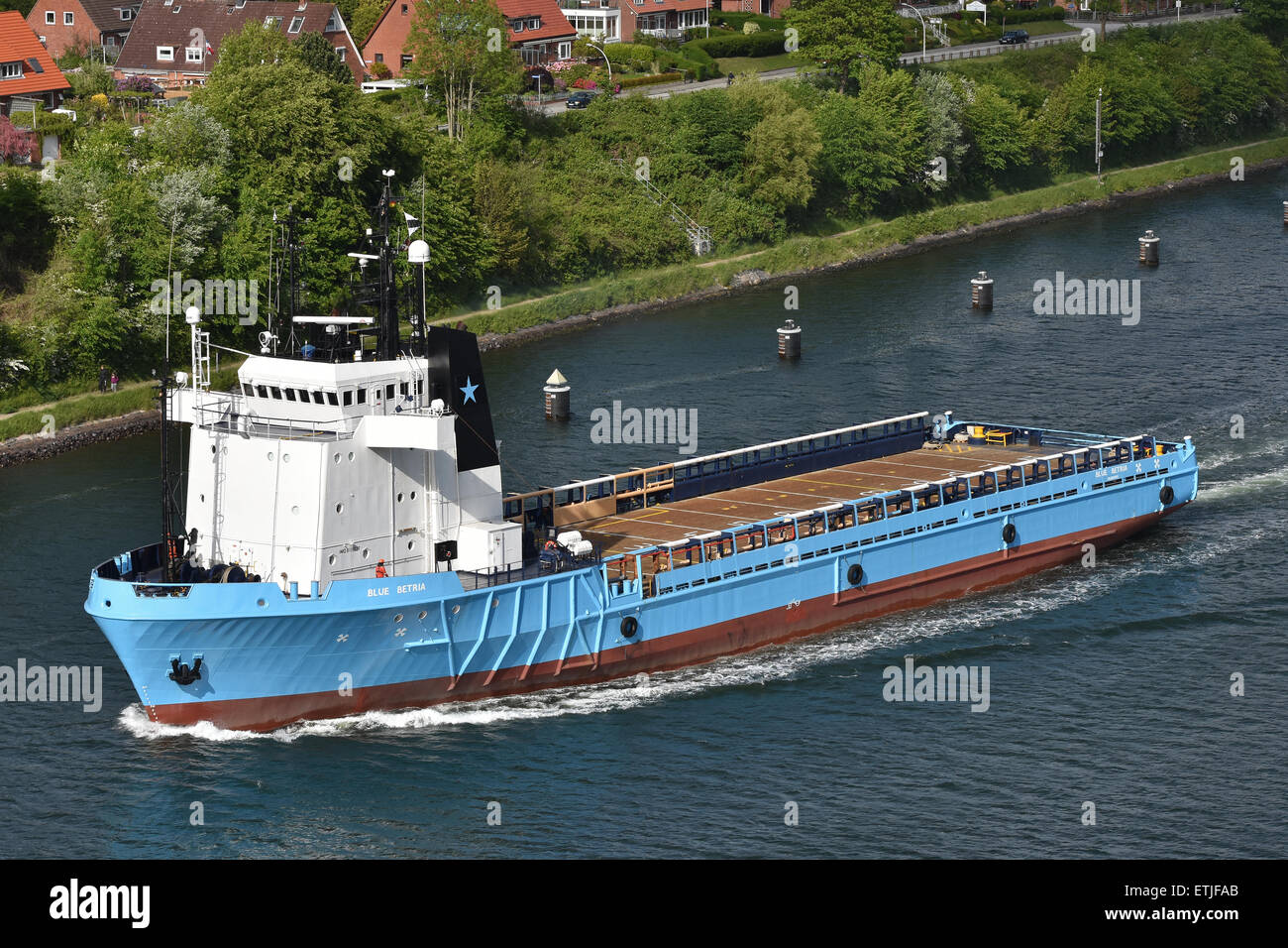 Blue Betria passando il canale di Kiel Foto Stock