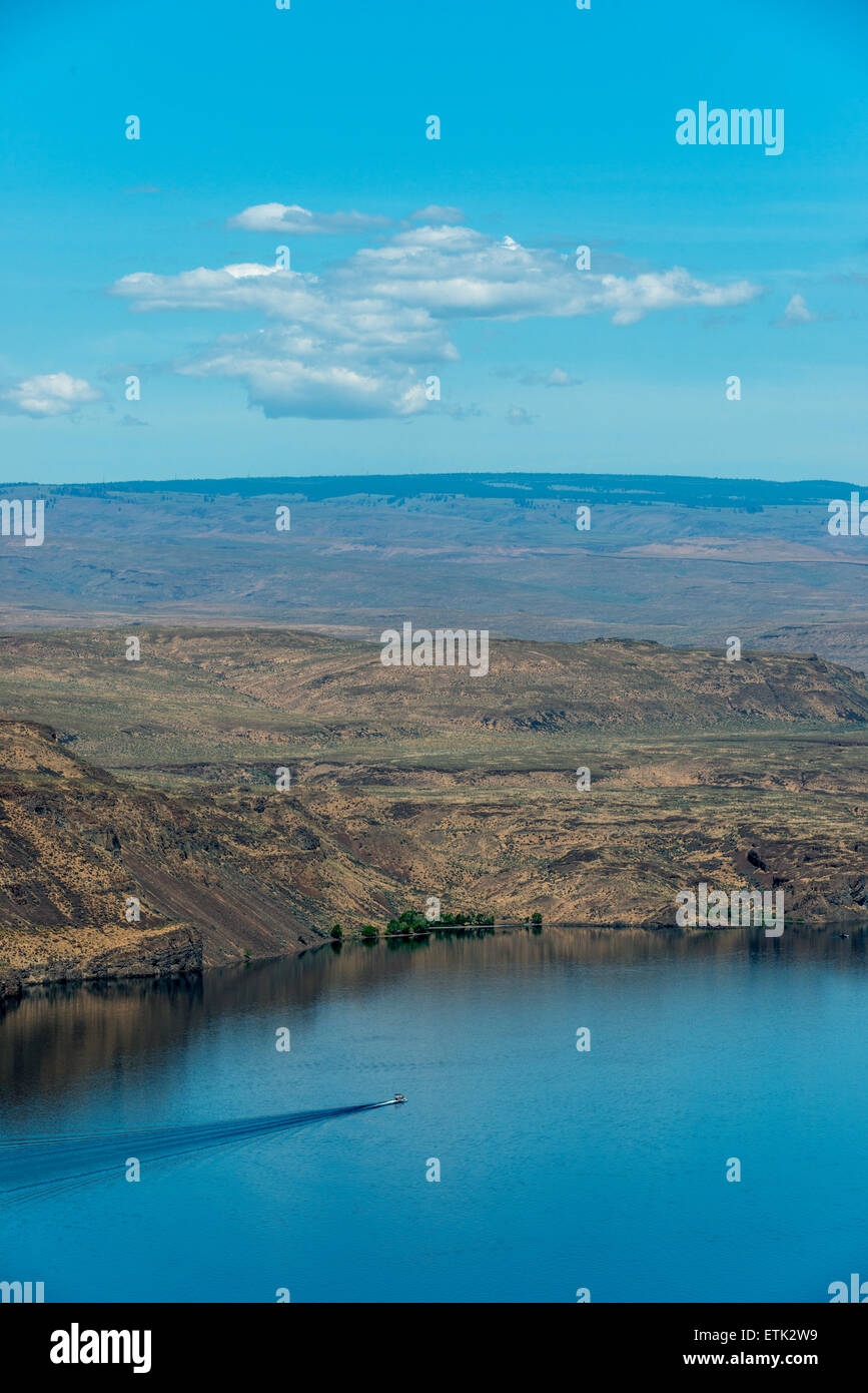 Il Columbia River nello Stato di Washington, guardando attraverso il Ginkgo Parco Nazionale Foto Stock