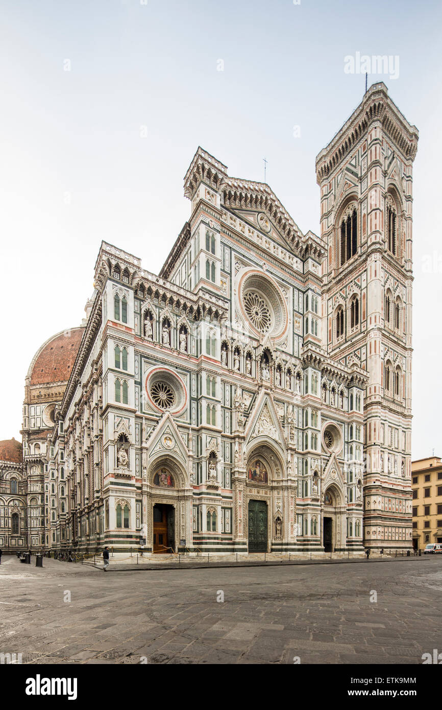 Marmo intarsiato facciata del Duomo di Firenze, Italia Foto Stock
