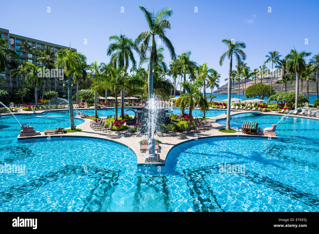 Gli ospiti possono godere i 26.000 m². piscina, di Kaua'i Marriott Resort; Kalapaki Bay, Kaua'i, Hawaii, STATI UNITI D'AMERICA Foto Stock