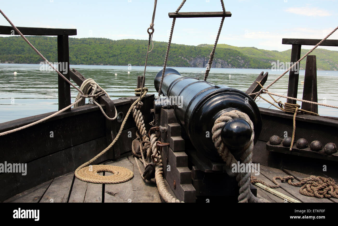 1776 cannoniere Philadelphia II replica 12 pound pistola, il trasporto e la corda. Foto Stock