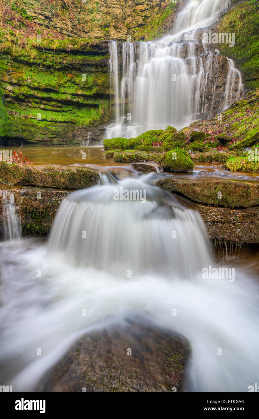 Scala delle distanze vigore cascate appena fuori di stabilirsi in Yorkshire Foto Stock