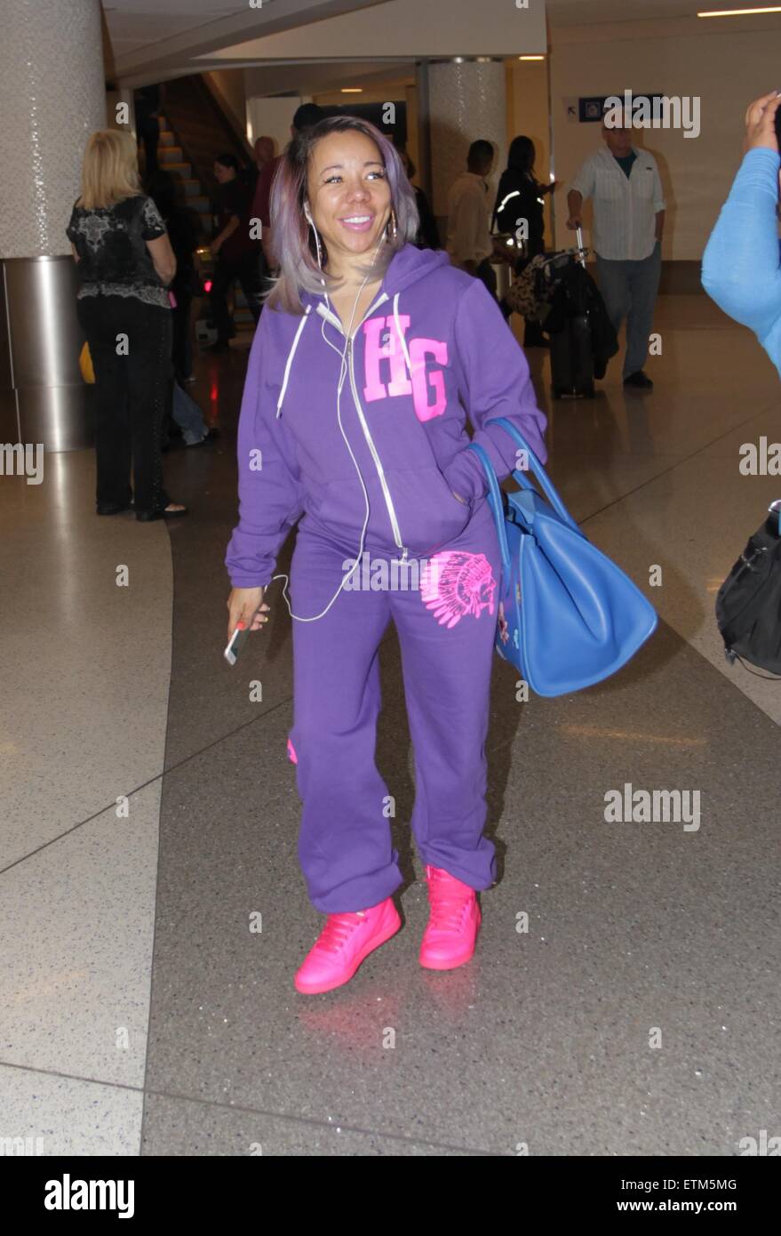 "Tameka tiny' Harris arriva all'Aeroporto Internazionale di Los Angeles (LAX) dotata di: minuscoli, Tameka 'Tiny' Harris dove: Los Angeles, California, Stati Uniti quando: 12 Mar 2015 Credit: WENN.com Foto Stock
