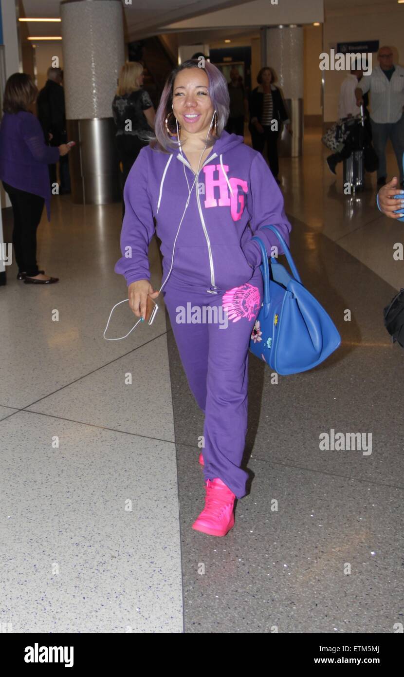 "Tameka tiny' Harris arriva all'Aeroporto Internazionale di Los Angeles (LAX) dotata di: minuscoli, Tameka 'Tiny' Harris dove: Los Angeles, California, Stati Uniti quando: 12 Mar 2015 Credit: WENN.com Foto Stock