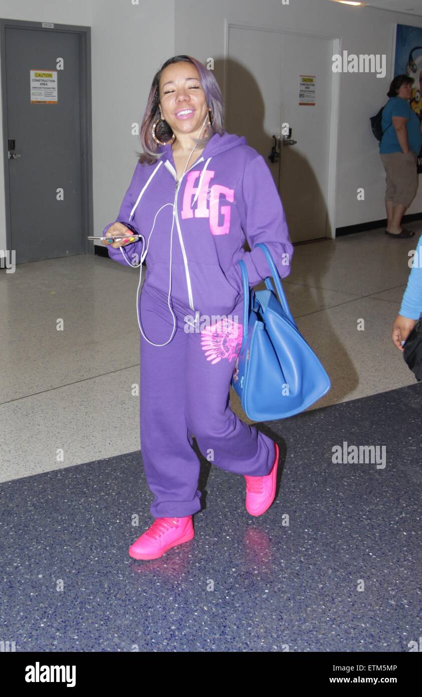 "Tameka tiny' Harris arriva all'Aeroporto Internazionale di Los Angeles (LAX) dotata di: minuscoli, Tameka 'Tiny' Harris dove: Los Angeles, California, Stati Uniti quando: 12 Mar 2015 Credit: WENN.com Foto Stock