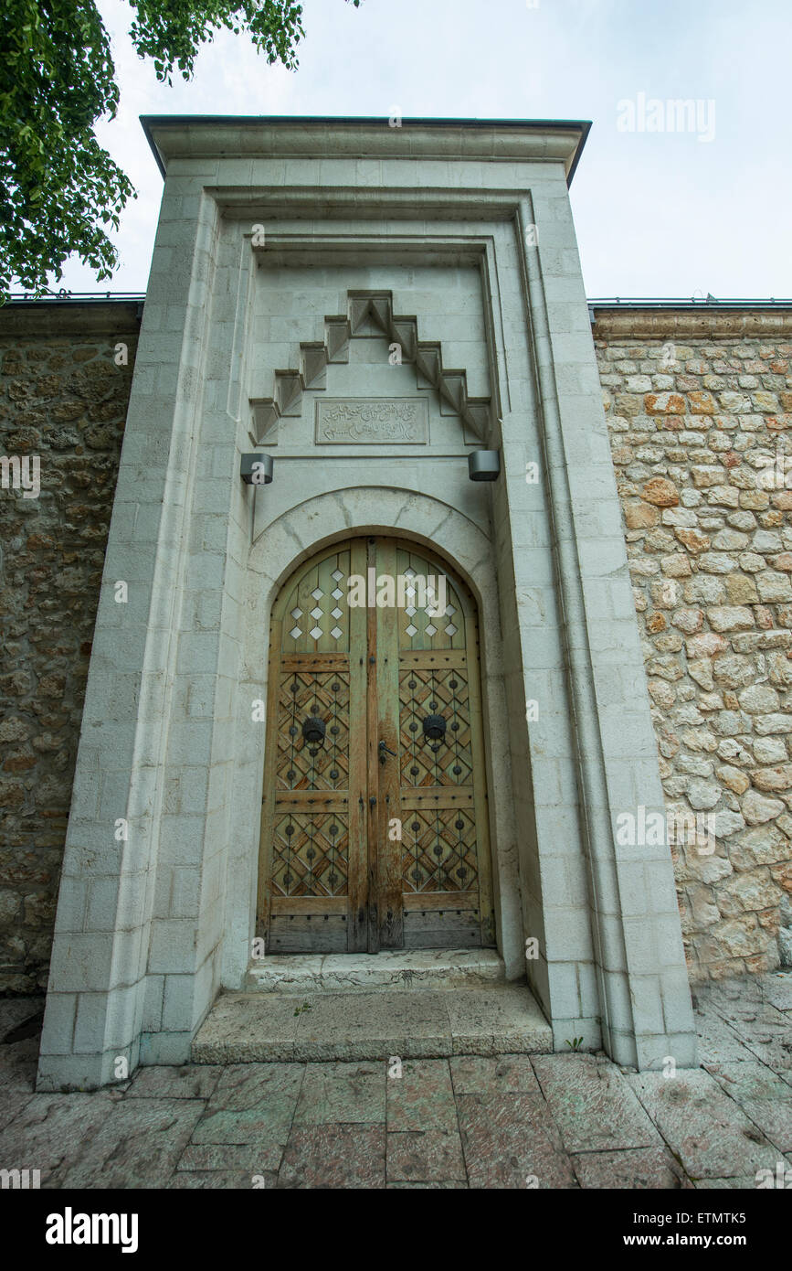 L'ingresso di Kursumljia Medresa ( islamico di alta scuola) a Sarajevo Foto Stock