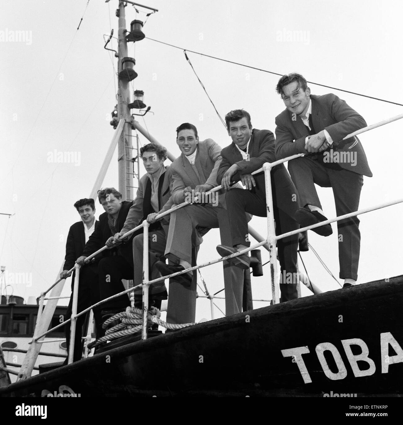 'Dockside Dandies' compresi David Goldspink, 17, Ray Winney, 16, Johnny Ball, 16, Tony Scrivens, 16, a Lowestoft, Suffolk. 16 maggio 1962. Foto Stock