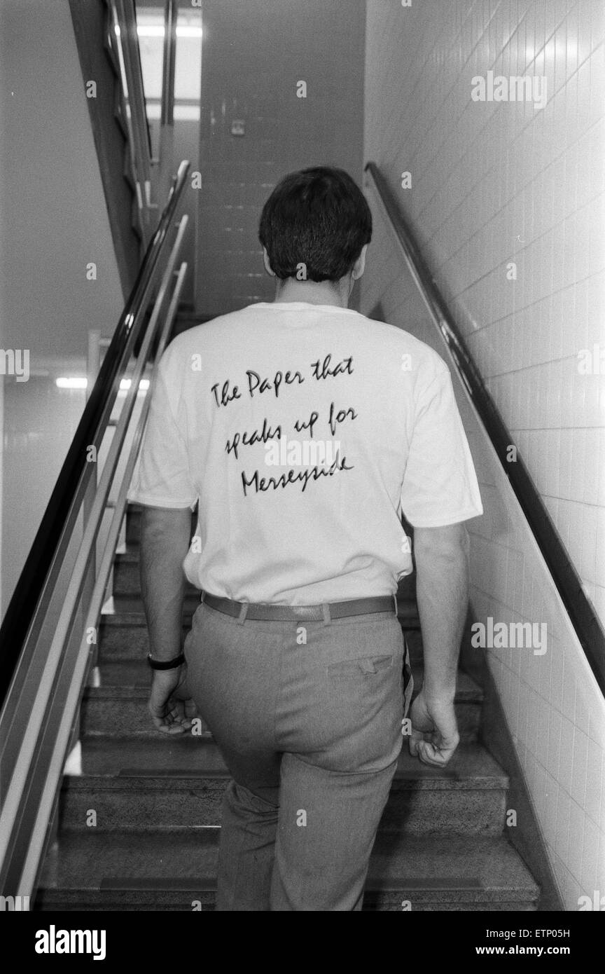 L'eco di scale eseguire team, formazione per evento di beneficenza, 10 novembre 1989. Ken Rogers, sui suoi marchi. Foto Stock