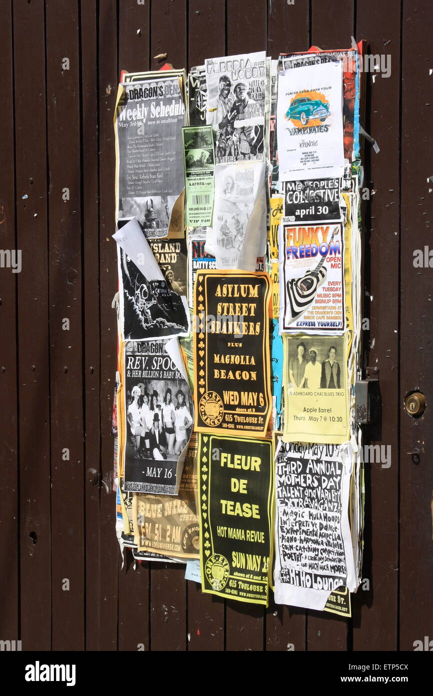Fly poster sulla recinzione in legno in New Orleans in Louisiana USA Foto Stock