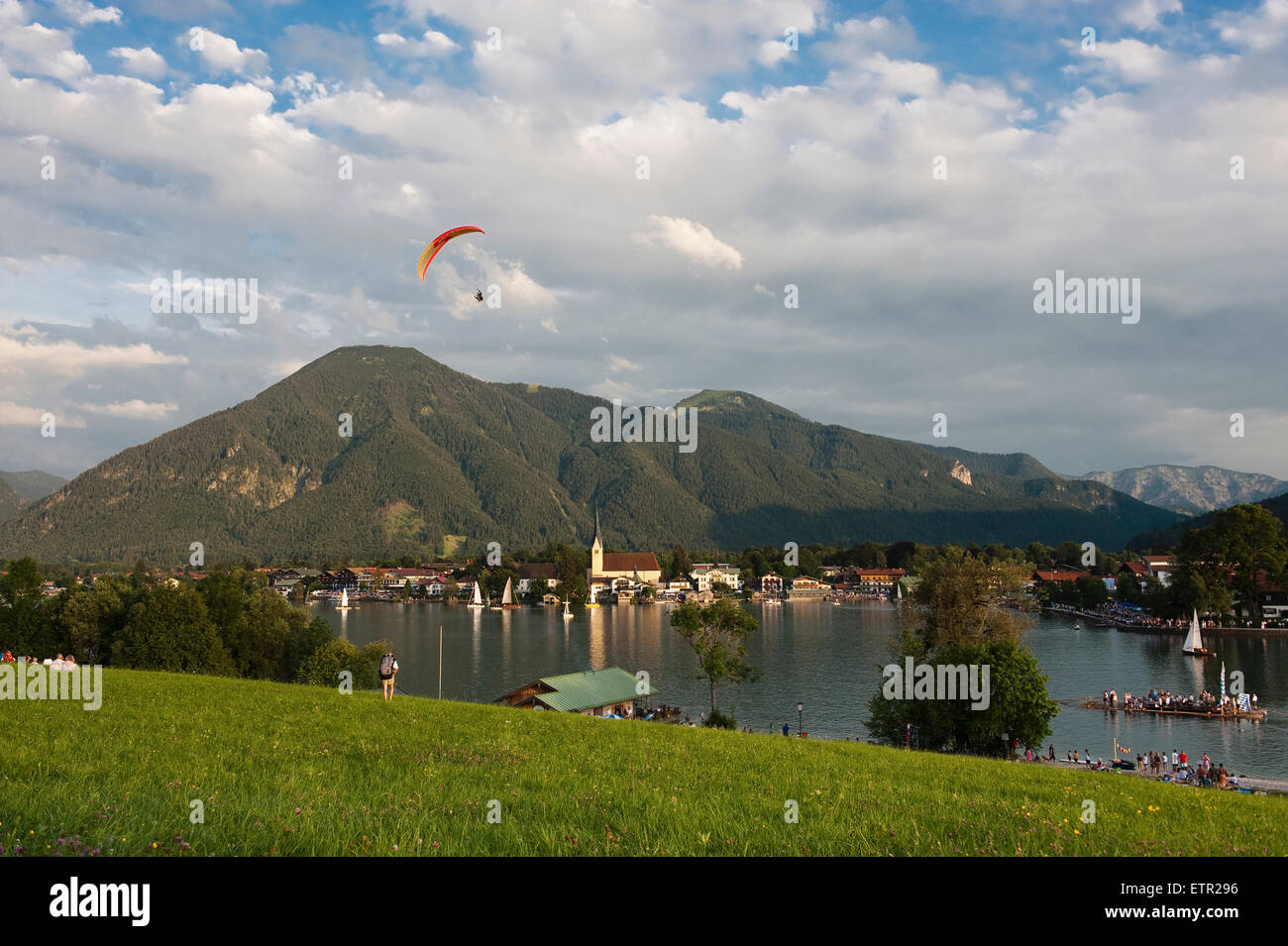 Rottach-Egern, Tegernsee, Lago, Vista aerea, lago di montagna, centro città, Tegernseer Tal (valle Tegernsee), Wallberg, Foto Stock