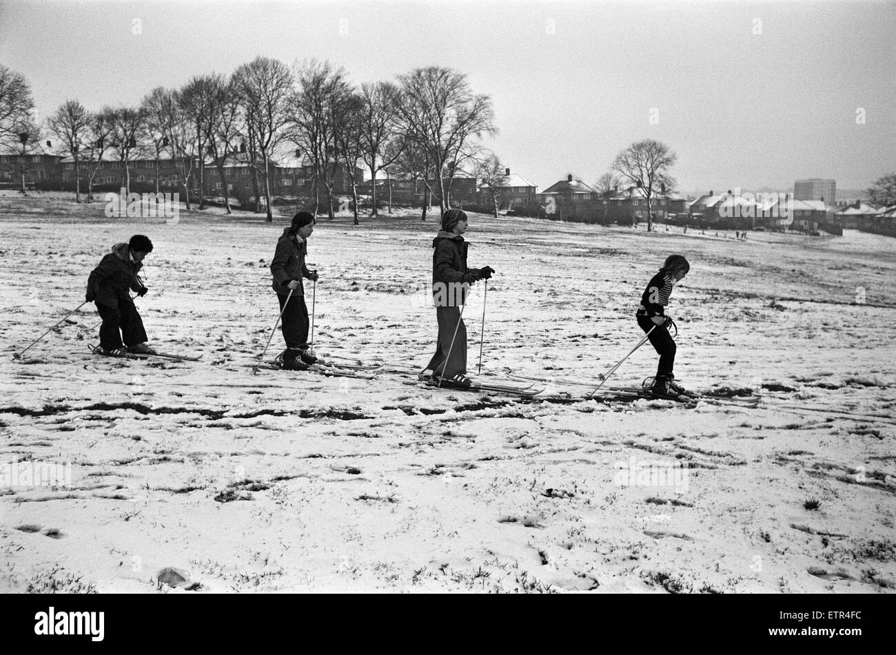 Strada Ilmington gli alunni delle scuole di sci. 4° febbraio 1976. Foto Stock