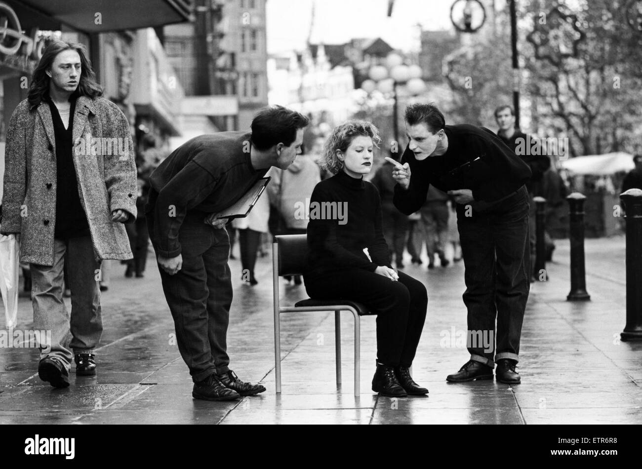 Gli attivisti inscenato proteste per contrassegnare la giustizia penale il giorno e per la campagna di maggiore libertà civili. Liverpool Liberty Street Theatre in azione nella Chiesa Street come parte della campagna per la riforma della giustizia. Church Street, Liverpool, Merseyside, undicesimo Novemb Foto Stock