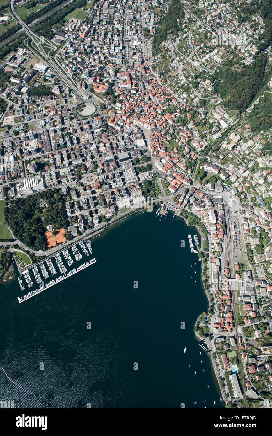 Il Lago Maggiore e il lago di montagna, shore, Locarno, centro città, vista aerea, porto, Ticino, Svizzera Foto Stock