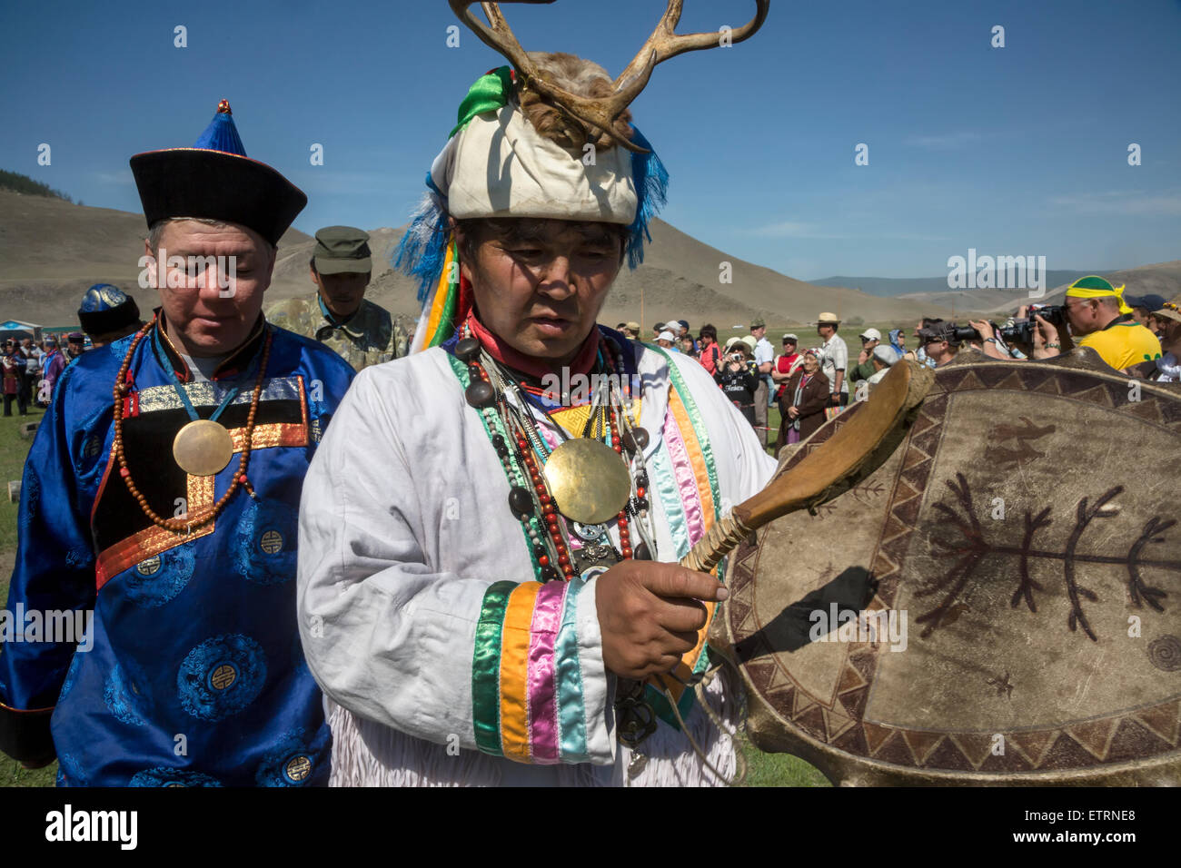 шаман в каком году появился. шаманский костюм якутов. шаман в каком году появился. тибетский шаманизм бон. шаманство и анимизм.