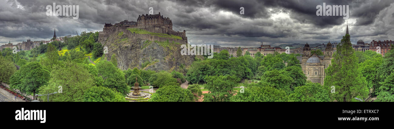 Panorama del castello di Edimburgo, sulla Montagnola, Scotland, Regno Unito Foto Stock