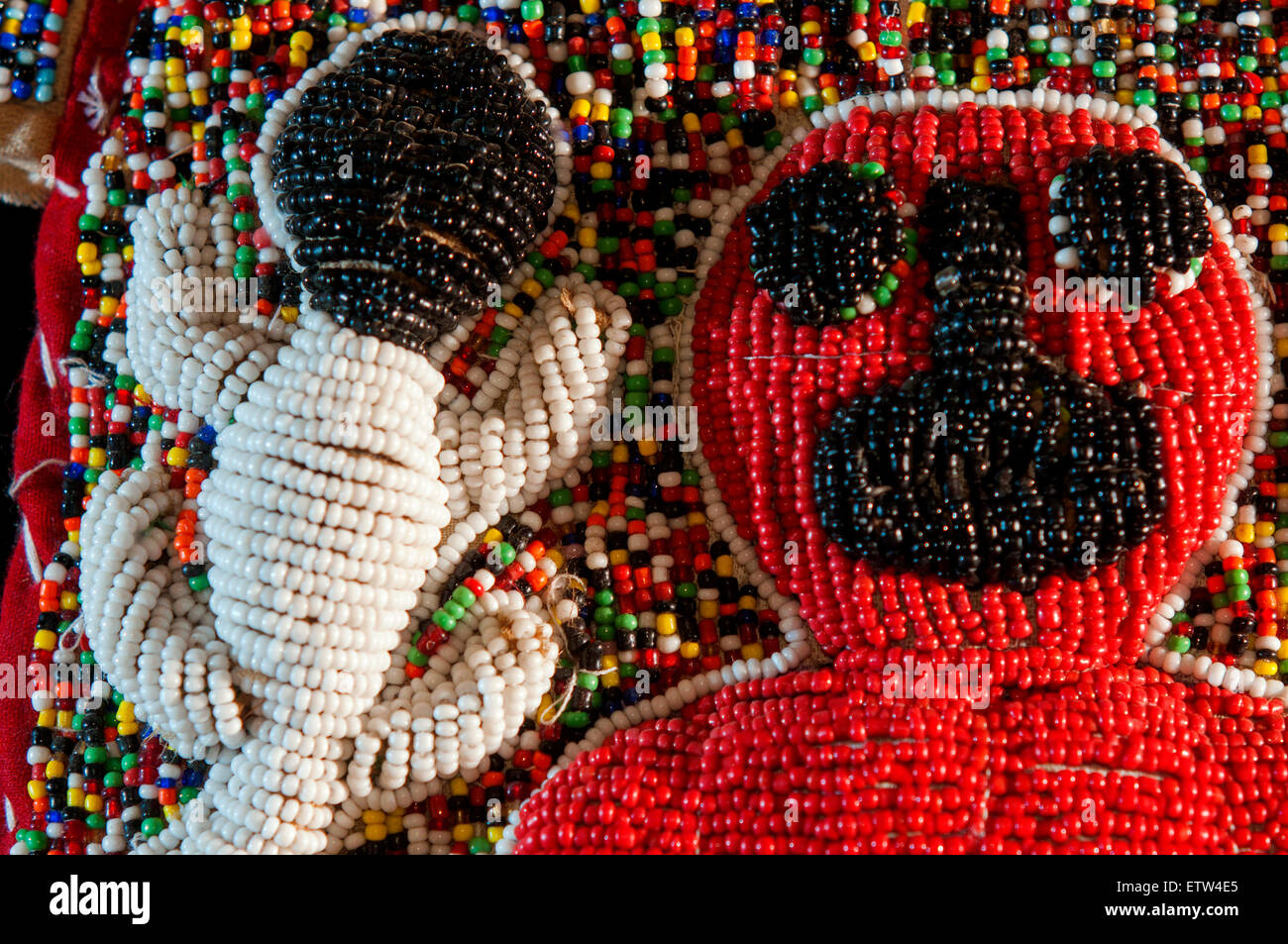 Tribù Yoruba tre dimentsonal bordato coccodrillo del rabdomante pannello dalla Nigeria in studio di impostazione Foto Stock