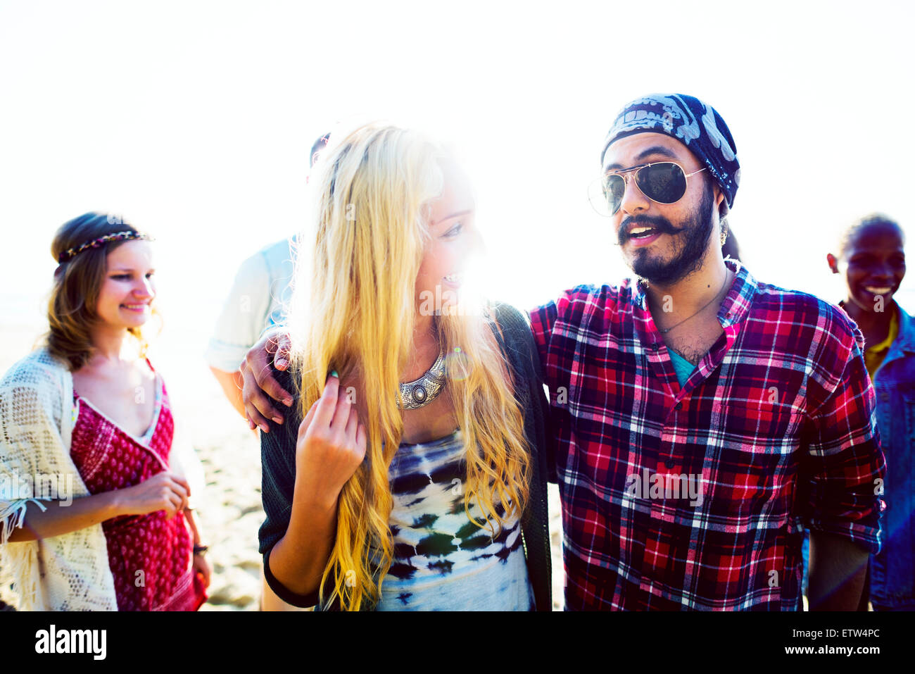 Il legame di amicizia Relax Estate spiaggia felicità Concept Foto Stock