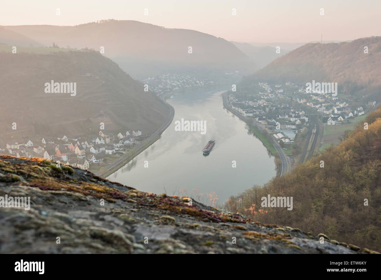 In Germania, in Renania Palatinato, vista fiume Moselle dalla Ausoniusstein Foto Stock