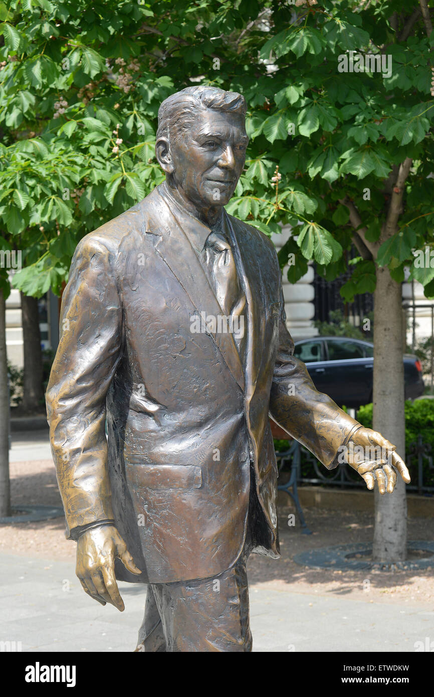 Statua di bronzo di Ronald Reagan a Budapest Ungheria Foto Stock